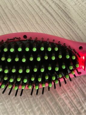 Pink Detangling Hair Brush with Green-Tip Bristles